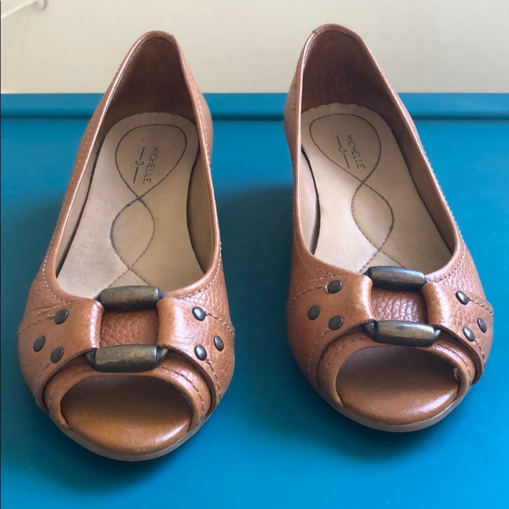 6.5 Michelle D leather mini wedge flats
